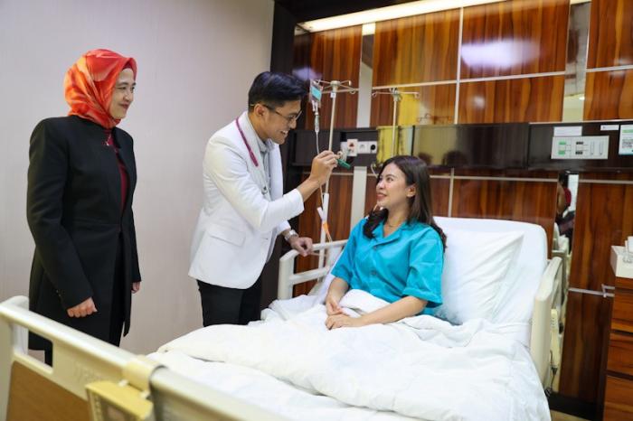 Dengan layanan ini, setelah dokter memberikan konfirmasi kepulangan kepada bagian administrasi, nasabah dapat langsung meninggalkan rumah sakit dalam 10 menit