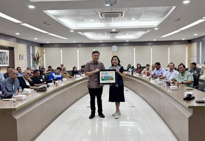 Program Advance Club merupakan salah satu program Yayasan Astra yang ditujukan bagi UMKM binaan yang telah mandiri.