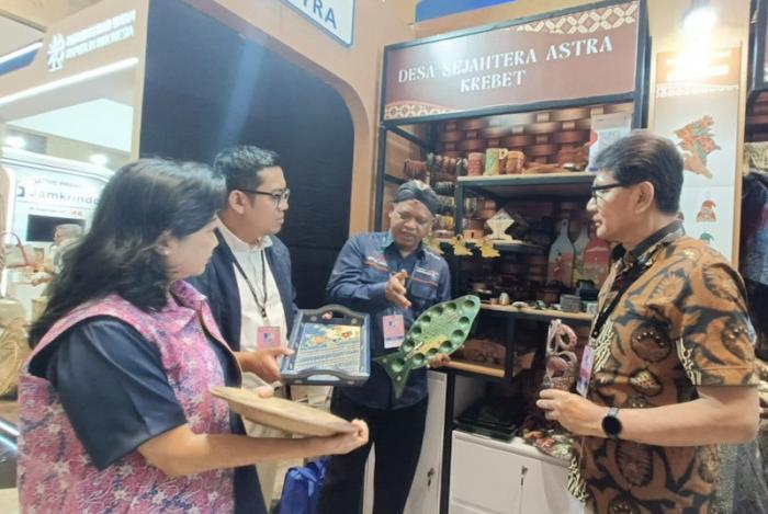 stra bersama Yayasan Astra kembali berpartisipasi dalam ajang Jakarta International Handicraft Trade Fair atau Inacraft 2026.