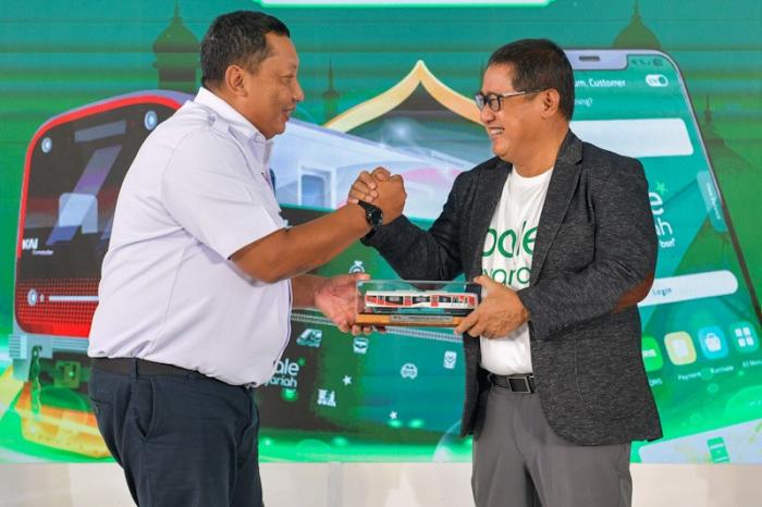 Salah satu langkah awal yang dilakukan oleh BSN dan KCI adalah melakukan co-branding Kartu Multi Trip (KMT)