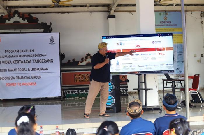 Bantuan program TJSL tersebut merupakan wujud komitmen IFG dalam mendukung peningkatan kualitas sarana pendidikan