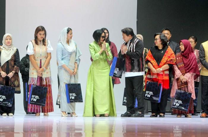Indonesia Fashion Week telah berkembang menjadi lebih dari sekadar panggung kreativitas.
