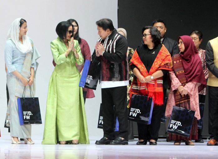 Indonesia Fashion Week telah berkembang menjadi lebih dari sekadar panggung kreativitas