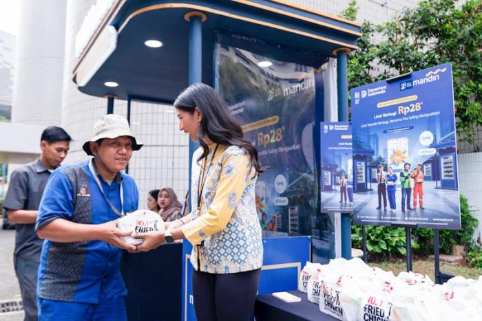 Bank Mandiri menghadirkan program Livin’ Mandiri Berbagi sebagai bentuk kepedulian dan upaya berbagi manfaat kepada masyarakat