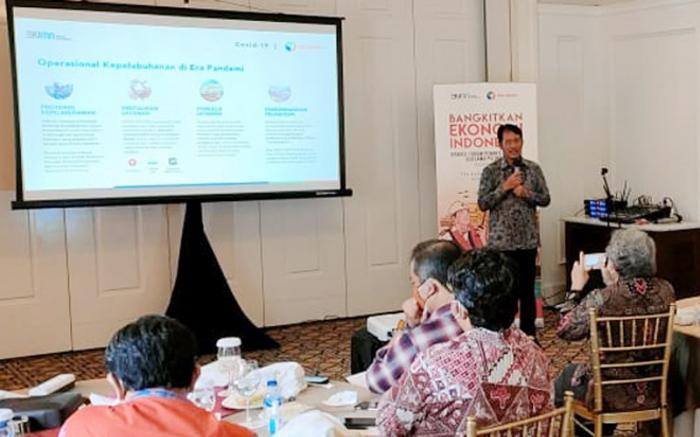 Direktur Utama Dani Rusli Utama memaparkan kinerja PT Pelabuhan Indonesia I (Pelindo I) tahun 2020 di Jakarta, Jumat (26/2/2021).