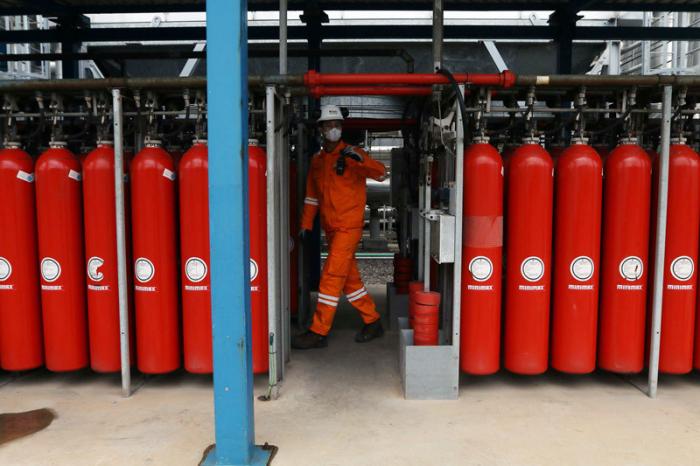 Guna memenuhi kebutuhan energi listrik nasional, PLN selalu berupaya meningkatkan penggunaan energi yang efisien dan ramah lingkungan.
