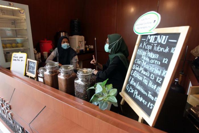 Semua pekerja di gerai kopi Difabis ini merupakan penyandang disabilitas.