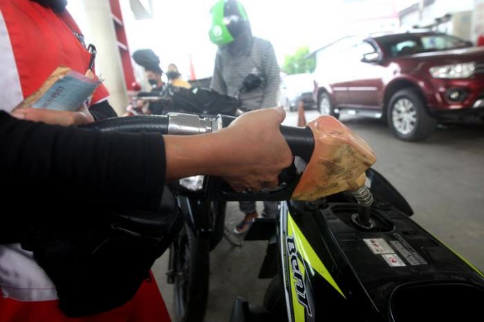 Banyaknya varian BBM di dalam negeri menjadi salah satu penyebab sulitnya masyarakat untuk beralih menggunakan bahan bakar ramah lingkungan.