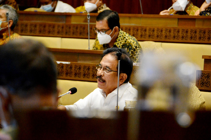 Menteri Agraria dan Tata Ruang/Kepala Badan Pertanahan Nasional Sofyan Djalil saat rapat kerja bersama Komisi II DPR RI di Jakarta, Senin (22/3/2021).