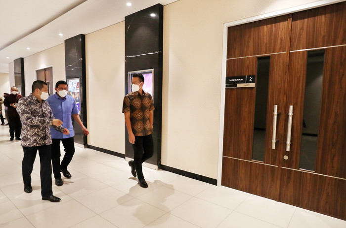 Executive Chairman MNC Group Hary Tanoesoedibjo melakukan pertemuan dengan CEO Lippo Karawaci & Director of Lippo Group John Riady di Jakarta, Rabu (24/3/2021).