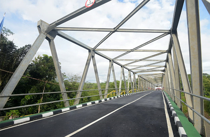 Gubernur Jawa Barat Ridwan Kamil meresmikan Jembatan Cibuni, Cianjur, Jawa Barat, Rabu (24/03/2021).
