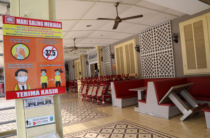 Suasana Kedai Es Krim Legendaris Zangrandi di Jalan Yos Sudarso Surabaya, Jawa Timur, Rabu (24/3/2021).