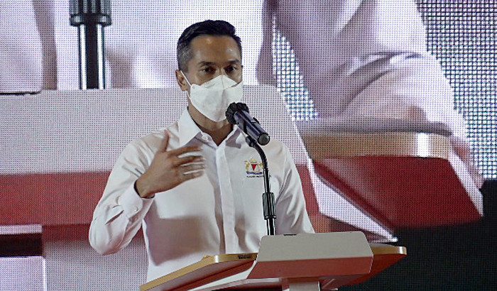 Pelantik Ketua Kadin Provinsi Sumatera Selatan Dody Reza Alex Noerdin dan pengurus Kadin Provinsi Sumsel di Palembang, Sumatera Selatan, Kamis (25/3/2021).