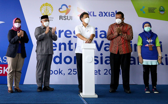 Peresmian Sentra Vaksinasi Indonesia Bangkit di RSUI, Depok, Jawa Barat, Kamis (25/3/2021).