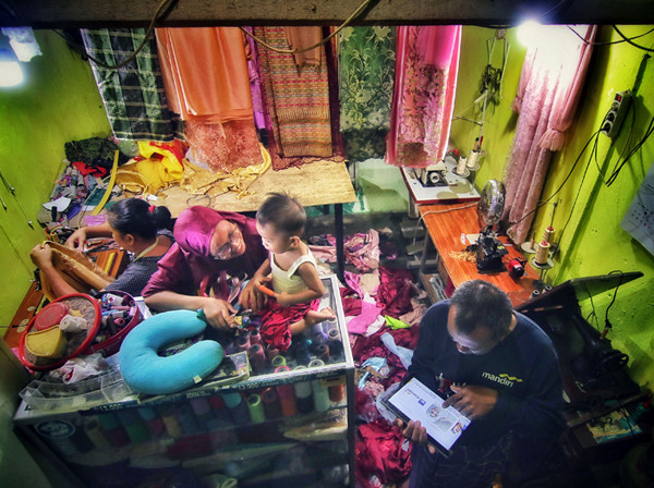 Asuransi AXA Mandiri bisa menjadi solusi kesehatan untuk mendampingi keluarga Indonesia, untuk menghadapi risiko kesehatan yang mengancam kapan saja.