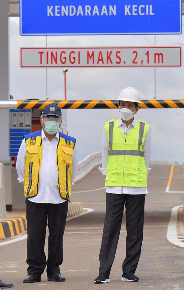 Presiden Joko Widodo meresmikan Jalan Tol Serpong-Cinere ruas Serpong-Pamulang dan Jalan Tol Cengkareng-Batuceper-Kunciran, Kamis (1/4/2021).