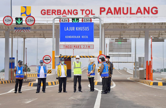 Presiden Joko Widodo meresmikan Jalan Tol Serpong-Cinere ruas Serpong-Pamulang dan Jalan Tol Cengkareng-Batuceper-Kunciran, Kamis (1/4/2021).