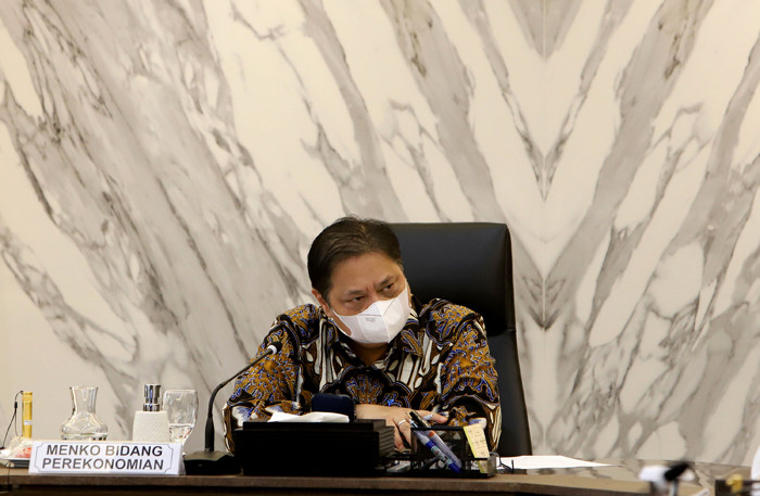 Menteri Koordinator Bidang Perekonomian Airlangga Hartarto saat menerima rombongan Kadin di Kantor Kemenko Perekonomian, Jakarta, Kamis (1/4/2021).