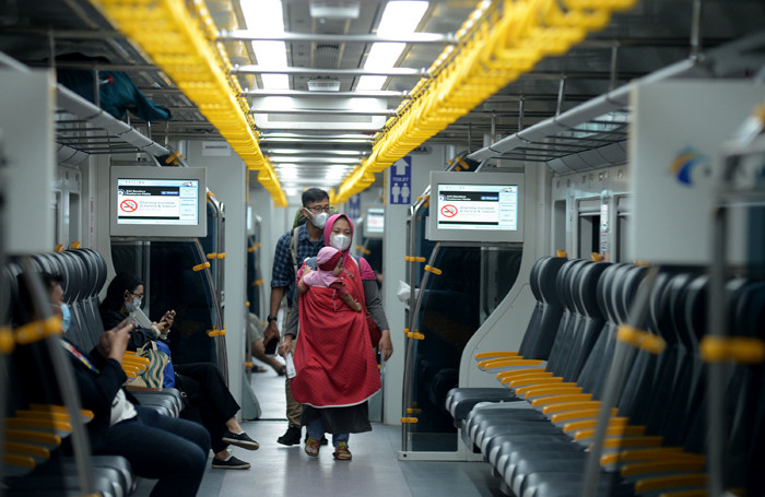 Layanan kereta Bandara Soekarno-Hatta premium resmi beroperasi, bahkan tarif lebih murah dengan fasilitas yang nyaman.