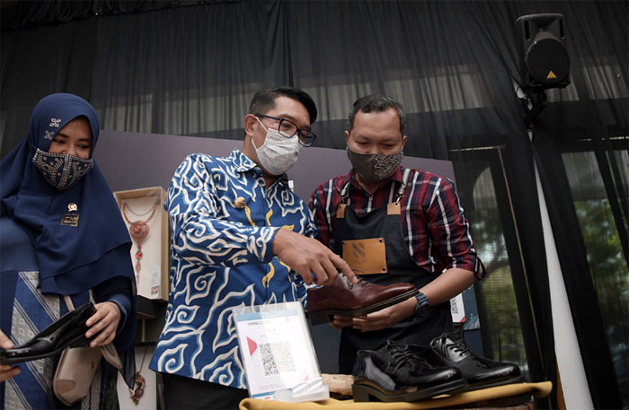 Gubernur Jawa Barat Ridwan Kamil mendeklarasikan 6 Perluasan Digitalisasi (TP2DD) Jabar di Pendopo Bupati Garut, Kabupaten Garut, Jumat (9/4/2021).