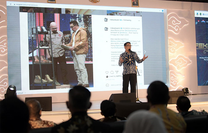 Gubernur Jawa Barat Ridwan Kamil mendeklarasikan 6 Perluasan Digitalisasi (TP2DD) Jabar di Pendopo Bupati Garut, Kabupaten Garut, Jumat (9/4/2021).