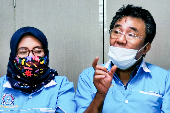 Ketua Umum Federasi Serikat Pekerja Bangunan dan Pekerjaan Umum (F-SP BPU) SPSI Hot Asi Simamora memberikan keterangan di Jakarta, Minggu (11/4/2021).