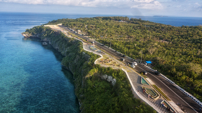 Suasana lokasi wisata baru Titik Nol Sulawesi atau Stop Area Mini Bira, Kabupaten Bulukumba, Sulawesi Selatan, Minggu (11/5/2021).