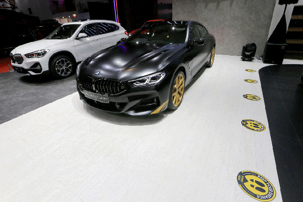 BMW Seri 8 Golden Thunder Edition hanya tersedia 1 unit untuk Indonesia.