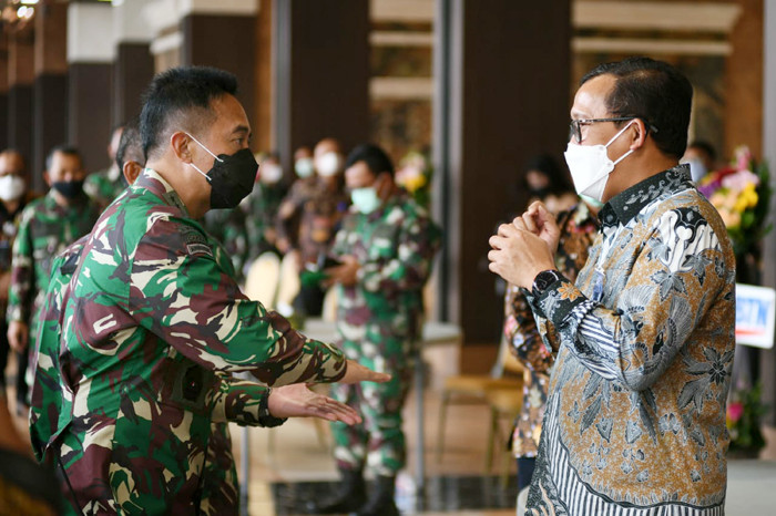 Penandatanganan Perjanjian Kerja Sama Tabungan Wajib Perumahan Angkatan Darat (TWP AD) di Jakarta, Jumat (16/4/2021).