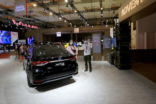 Toyota menghadirkan 10 unit kendaraan elektrifikasi dengan berbagai teknologi seperti Toyota COMS dan Toyota C+pod yang berbasis BEV.