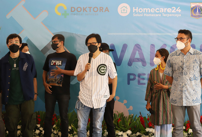 Program vaksinasi ini merupakan kerjasama Kementerian Pariwisata dan Ekonomi Kreatif (Kemenparekraf) dengan Homecare24 dan Dinas Kesehatan DKI Jakarta.