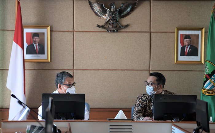 Gubernur Jawa Barat Ridwan Kamil melakukan pertemuan dengan Menteri Energi dan Sumber Daya Mineral RI Arifin Tasrif di Gedung Sate, Bandung, Kamis (23/4/2021).