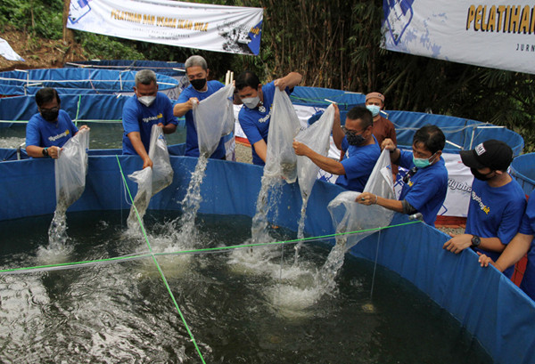 Acara Pelatihan dan Usaha Ikan Nila, sekaligus Launching program #Ayo Bangkit di Kecamatan Sereal, Bogor, Jawa Barat, Minggu (25/4/2021).