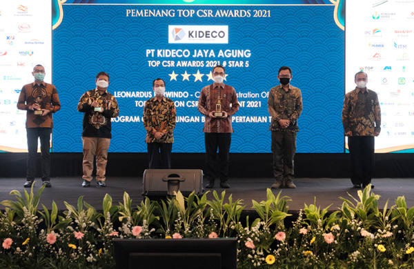Kideco Jaya Agung (Kideco), anak perusahaan energi terintegrasi PT Indika Energy Tbk, kembali meraih 3 penghargaan TOP CSR Awards 2021.