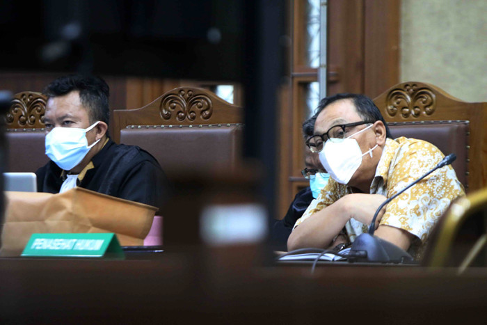 Mantan Direktur Utama BTN Maryono mengikuti sidang lanjutan di Pengadilan Tipikor, Jakarta, Selasa (27/4/2021).