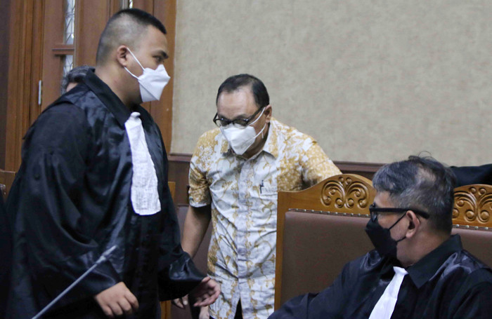 Mantan Direktur Utama BTN Maryono mengikuti sidang lanjutan di Pengadilan Tipikor, Jakarta, Selasa (27/4/2021).