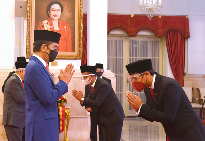 Presiden Joko Widodo saat acara pelantikan di Istana Negara, Jakarta, Rabu (28/4/2021).