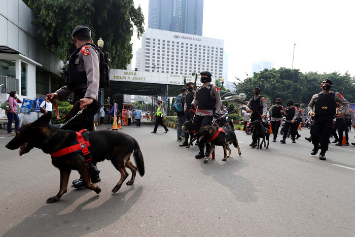 Anggota kepolisian Polda Metro Jaya saat apel Operasi Ketupat di Polda Metro Jaya, Jakarta, Rabu (5/5/2021).