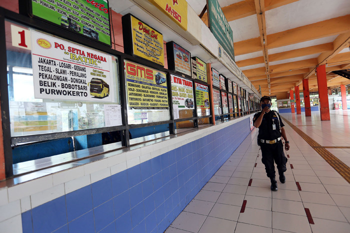 Suasana terminal Kampung Rambutan, Jakarta Timur, Kamis (6/5/2021).