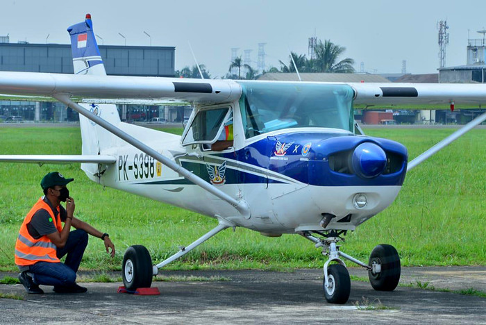 Dua pesawat Cessna milik Indonesia Flying Club (IFC), siap melaksanakan patroli udara guna memantau situasi jalur mudik tahun 2021, Rabu (5/5/2021).