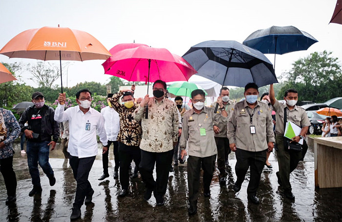 Menko Perekonomian Airlangga Hartarto mengapresiasi pelepasan ekspor program florikultura dan benih sayuran di Minaqu Home Nature, Jungle Fest, Kamis (6/5/2021)