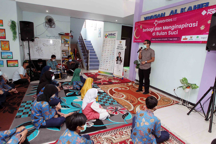 MNC Peduli dan Celebrities.id mengelar acara bakti sosial di Yayasan Al Kahfi, Jakarta Pusat, Jumat (7/5/2021).