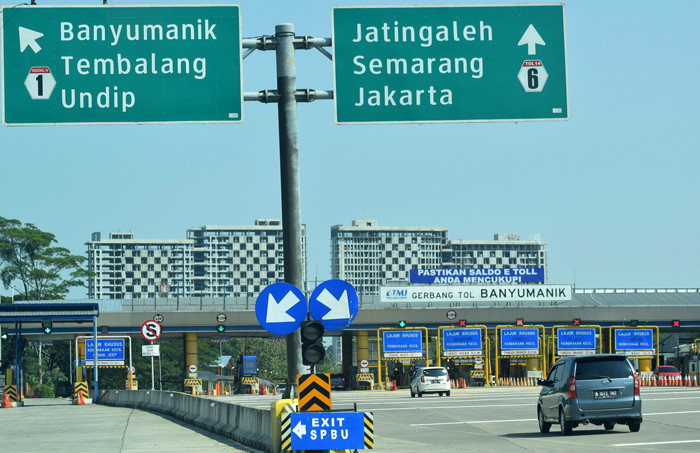 Jalan Tol Semarang-Solo terpantau lengang, Minggu (16/5/2021).