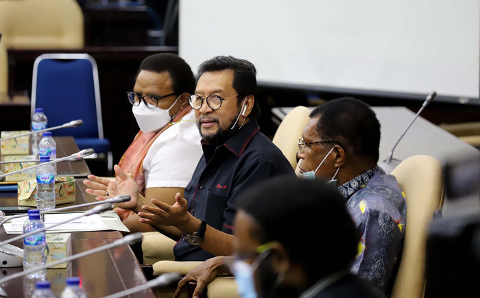 Ketua MPR for Papua Yorrys Raweyai saat audiensi secara virtual dengan Majelis Rakyat Papua Barat di Kompleks Parlemen Senayan, Jakarta, Kamis (20/5/2021).