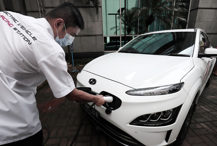 Mobil listrik diharapkan menguasai 20 persen pasar kendaraan pada tahun 2025 dan terus bertambah hingga 50 persen di tahun 2030.