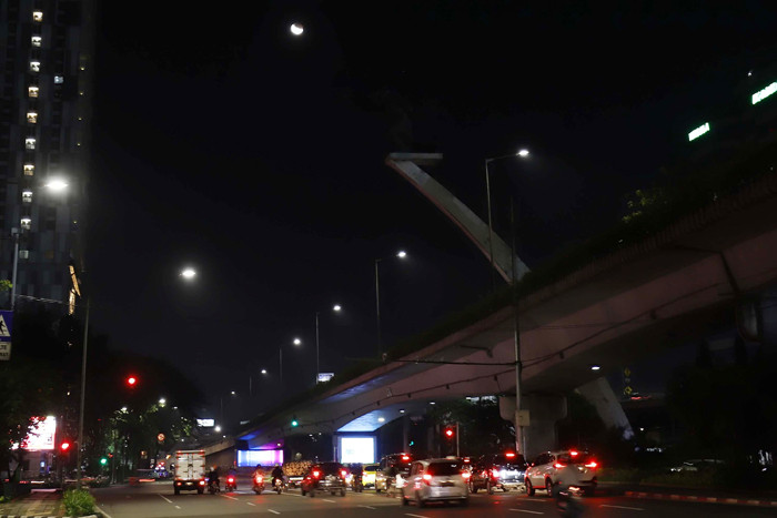 Pemandangan gerhana bulan total Super Blood Moon (Bulan Merah Super) di Jakarta, Rabu (26/5/2021).