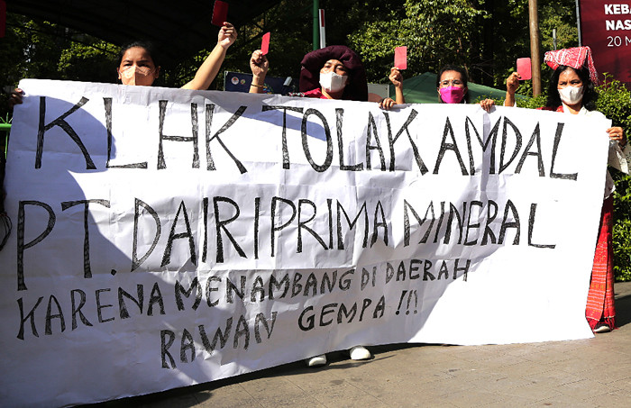 Aliansi Masyarakat Warga Rantau Kecamatan Silima Pungga Pungga melakuan aksi didepan Kementerian Lingkungan Hidup dan Kehutanan, Jakarta, Kamis (27/5/2021).