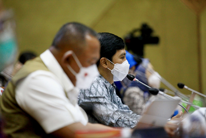 Rapat kerja dan Rapat Dengar Pendapat di Kompleks Parlemen Senayan, Jakarta, Kamis (27/5/2021).