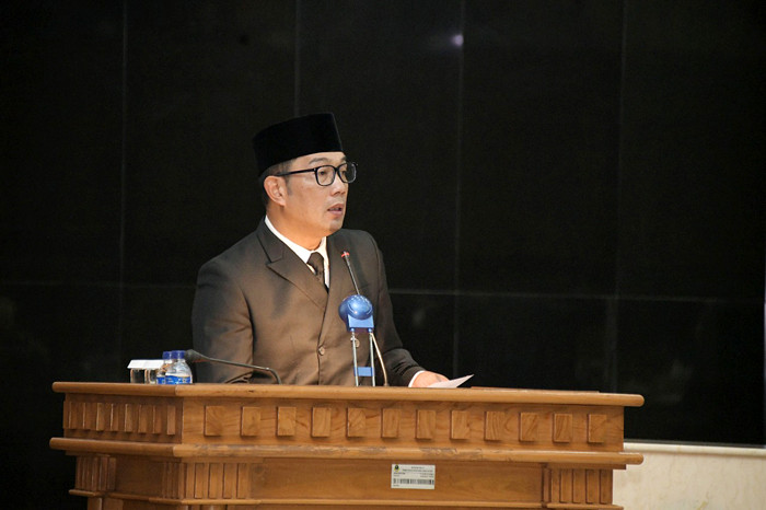 Gubernur Jabar Ridwan Kamil menghadiri Rapat Paripurna DPRD di Ruang Sidang DPRD Jabar, Jumat (28/5/2021).