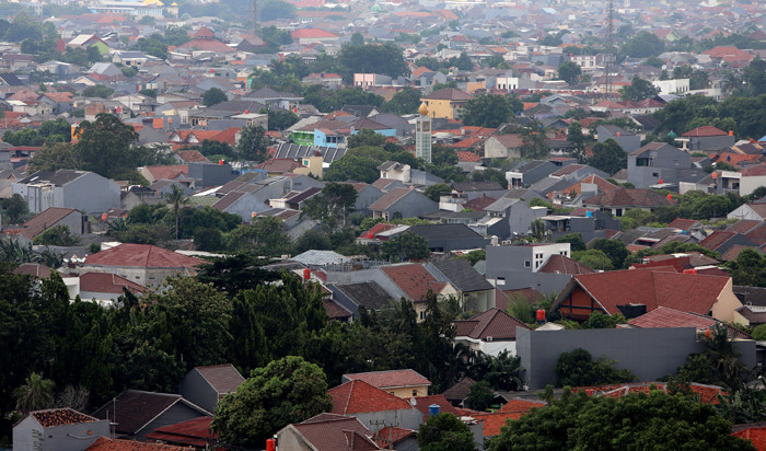 Permukiman warga terlihat di kawasan Bekasi Kota, Jawa Barat, Sabtu (29/5/2021).